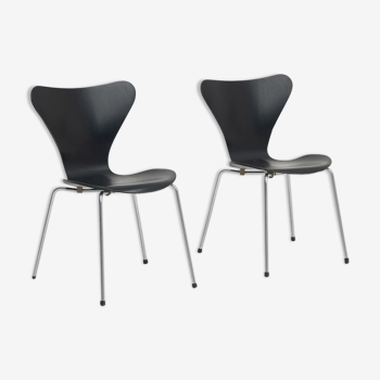 Paire de chaises 3107 série papillons Arne Jacobsen pour Fritz Hansen