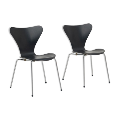 Paire de chaises 3107 série papillons Arne Jacobsen pour Fritz Hansen