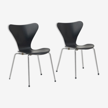 3107 series butterfly chair by Arne Jacobsen for Fritz Hansen