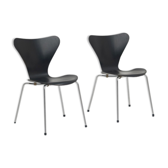 Paire de chaises 3107 série papillons Arne Jacobsen pour Fritz Hansen