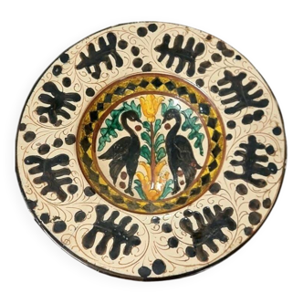 Ceramic plate with graffito stylised birds in the Pesaro Faenza style, early 1900s.