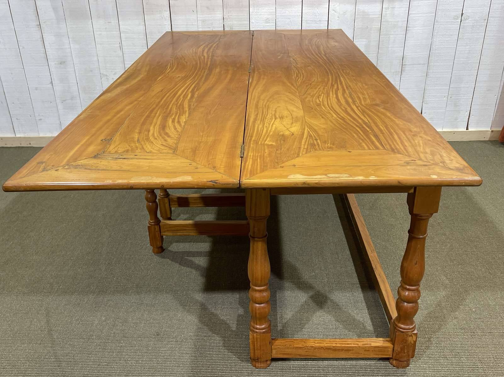 Large folding blond mahogany console - Indian work from the 1980s