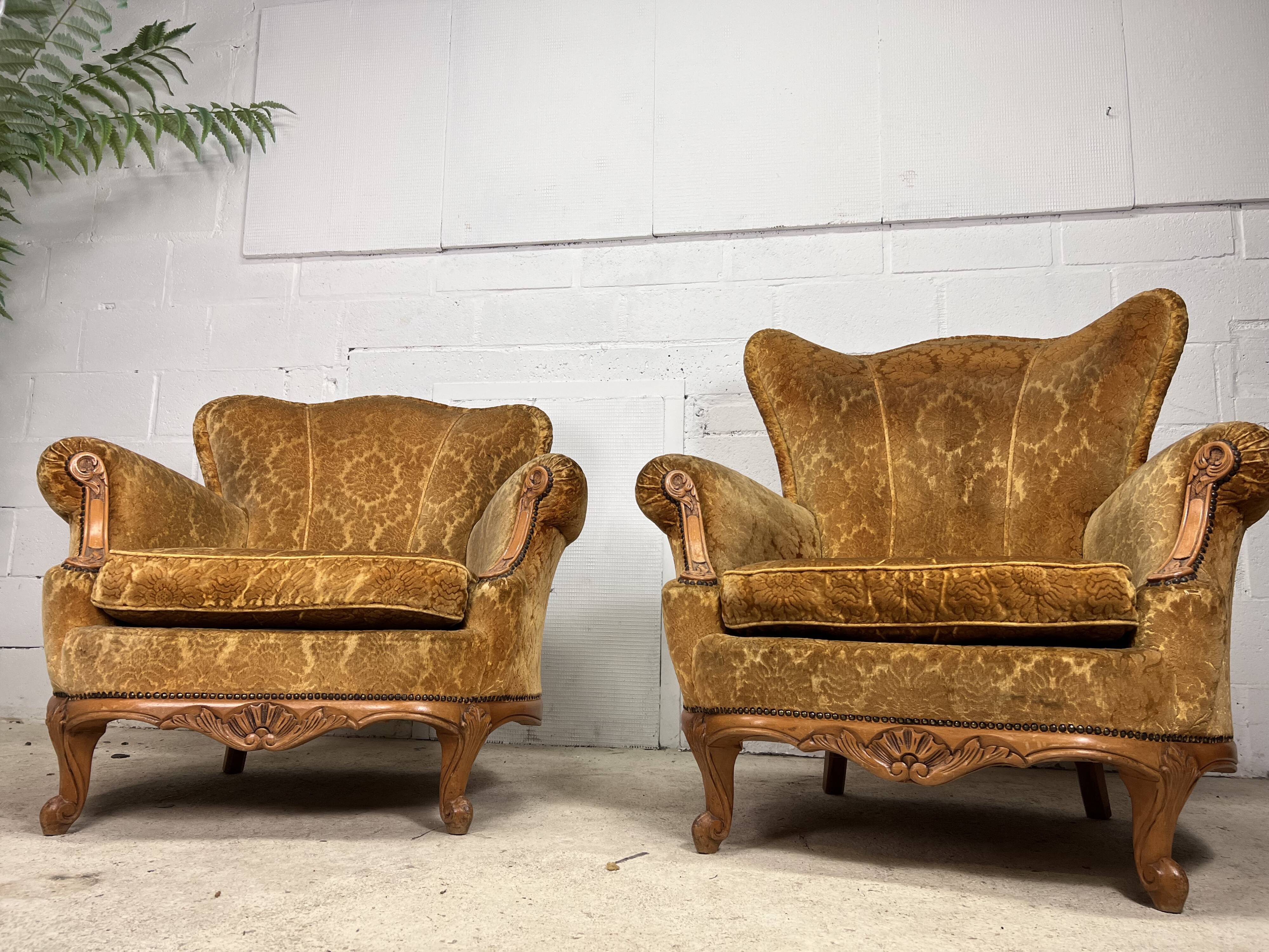 Paire de fauteuils baroque