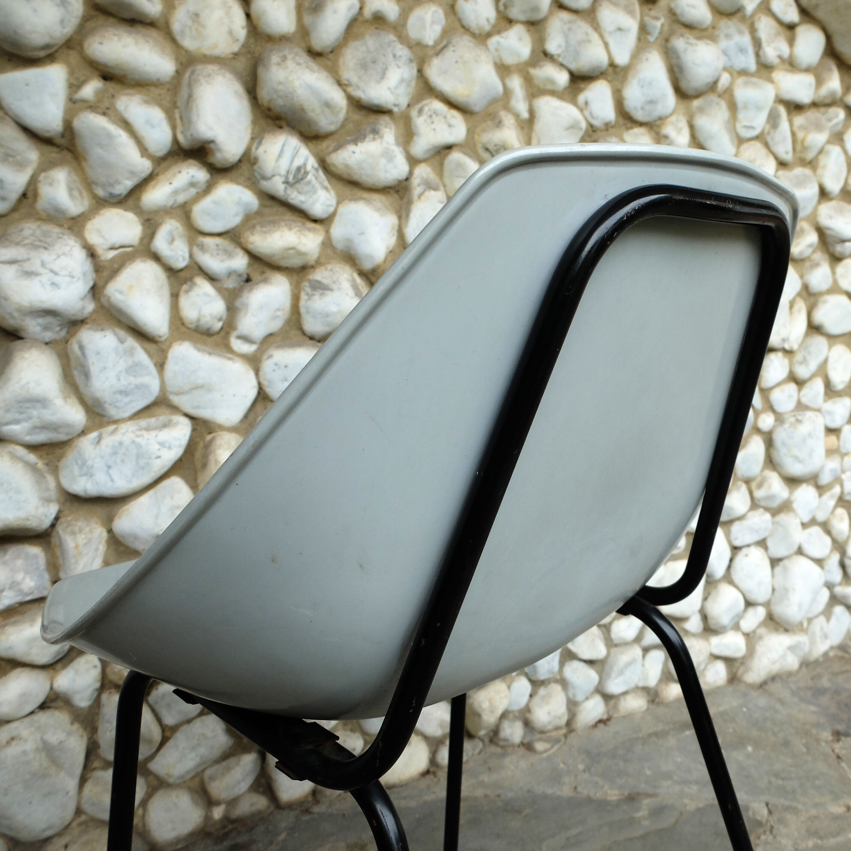 Pierre Guariche grey shell chair for Meurop 1950s-60s