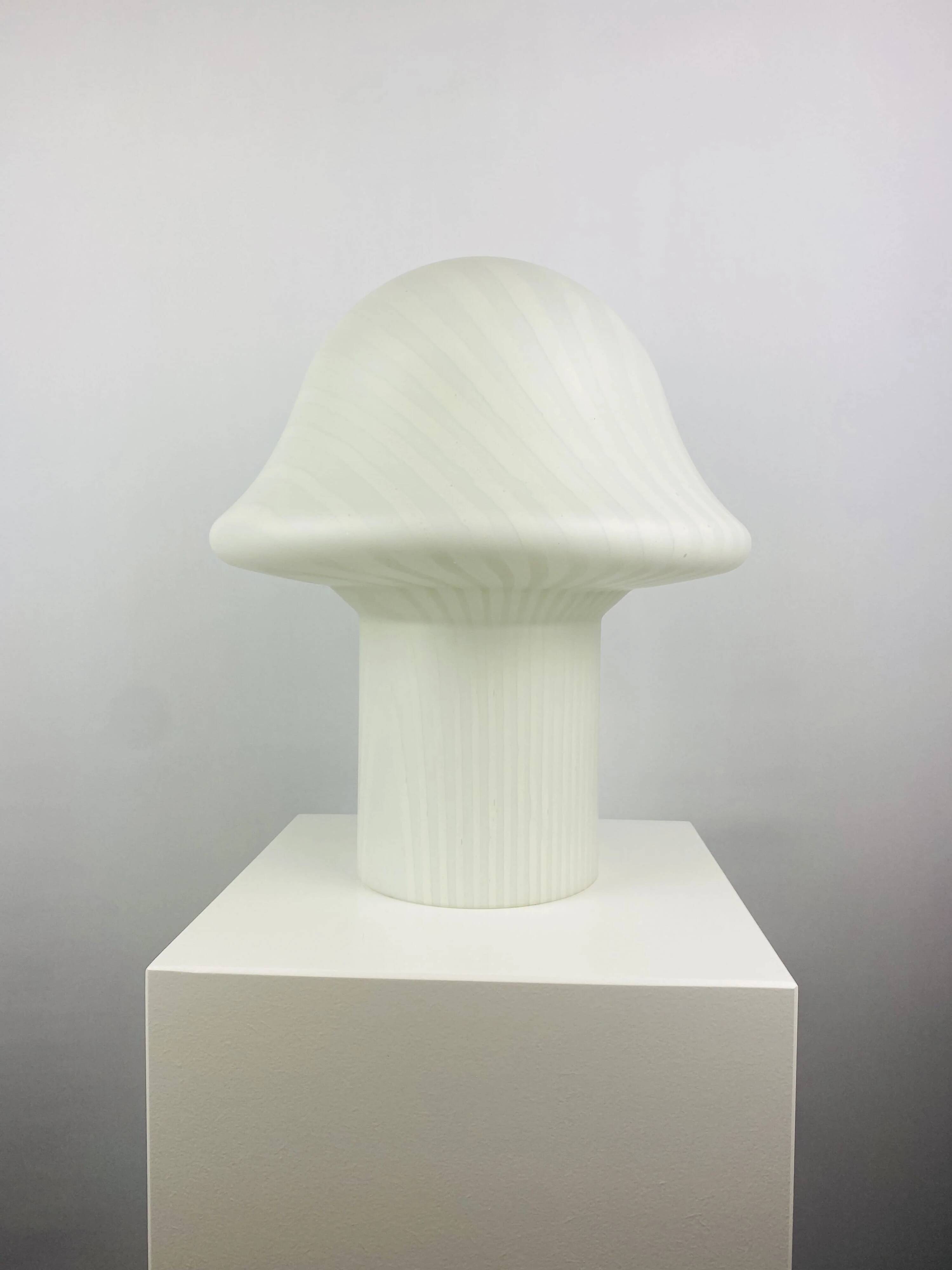 Large mushroom-shaped table lamp in white crystal glass with striped zebra pattern Peill and Putzler XL 1970