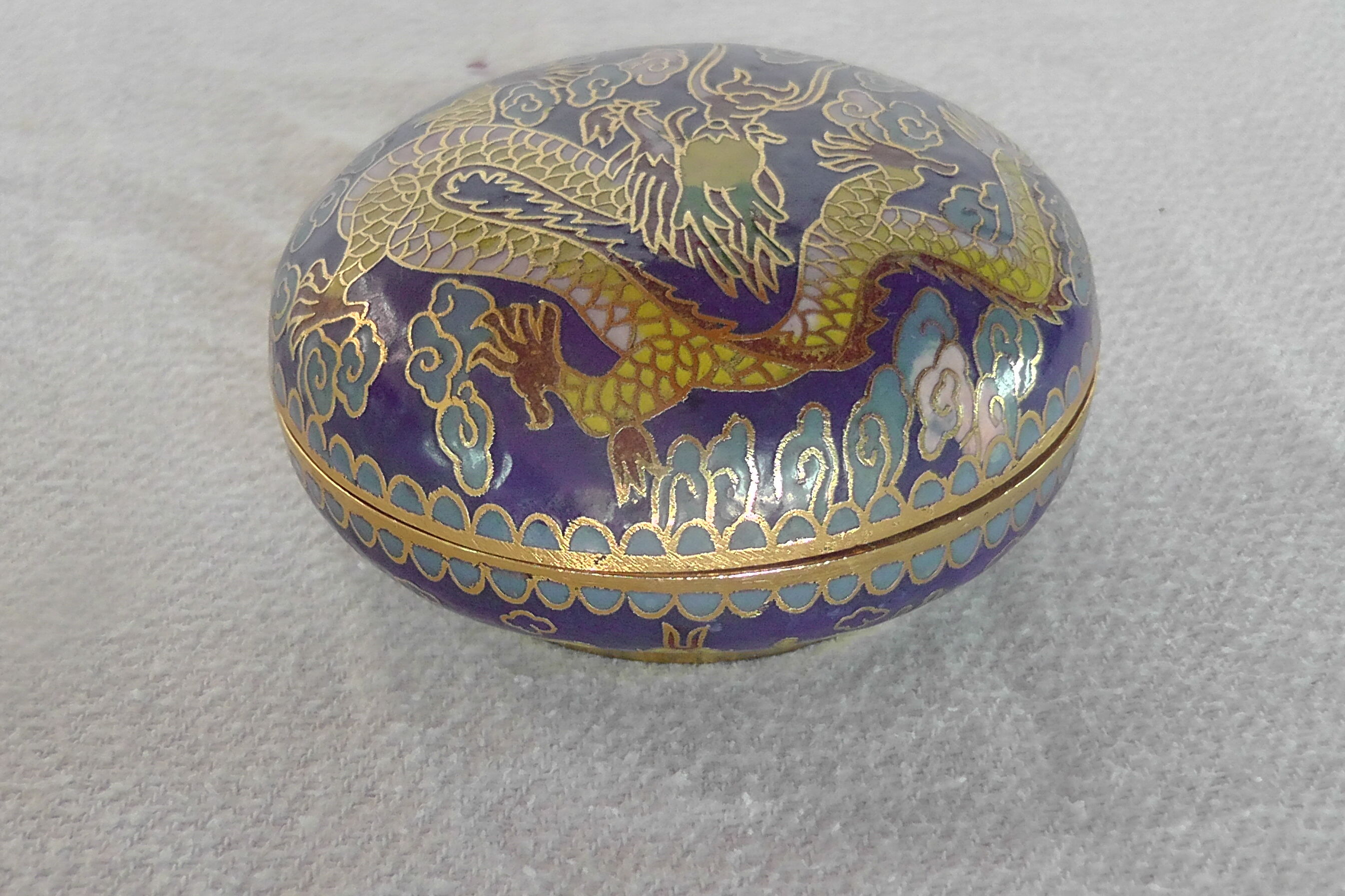 Bonbonnière en émail cloisonné Dragon