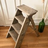 Escabeau pliant en bois ancien