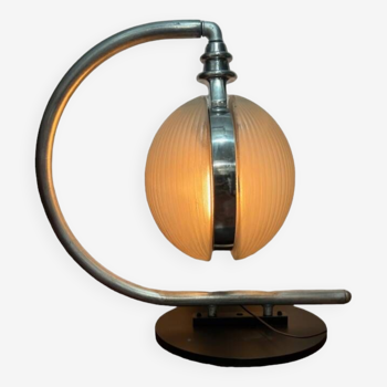 Holophane type lamp