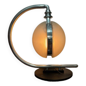 Holophane type lamp