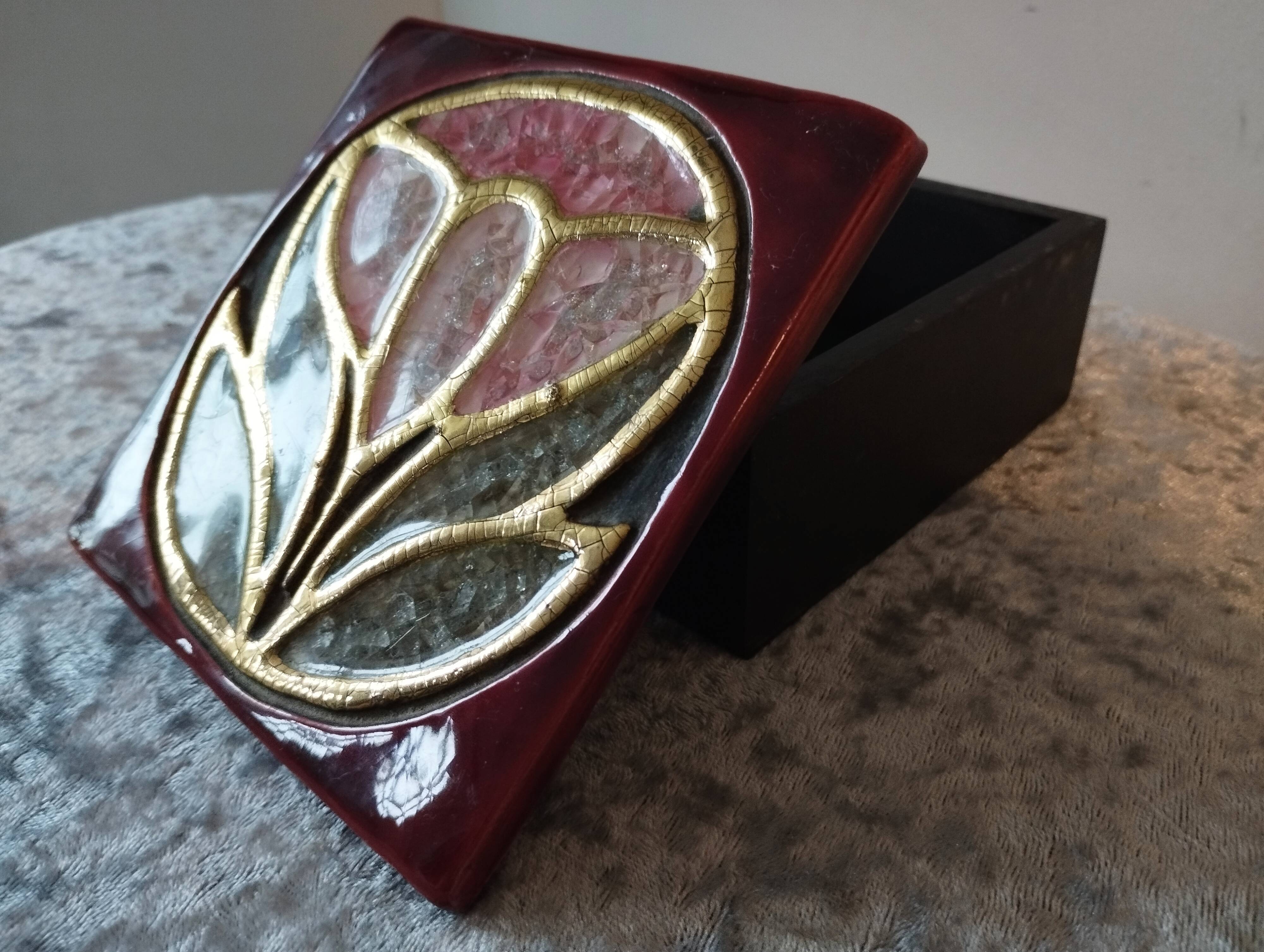 Rare Mithe Espelt jewelry box with floral decoration