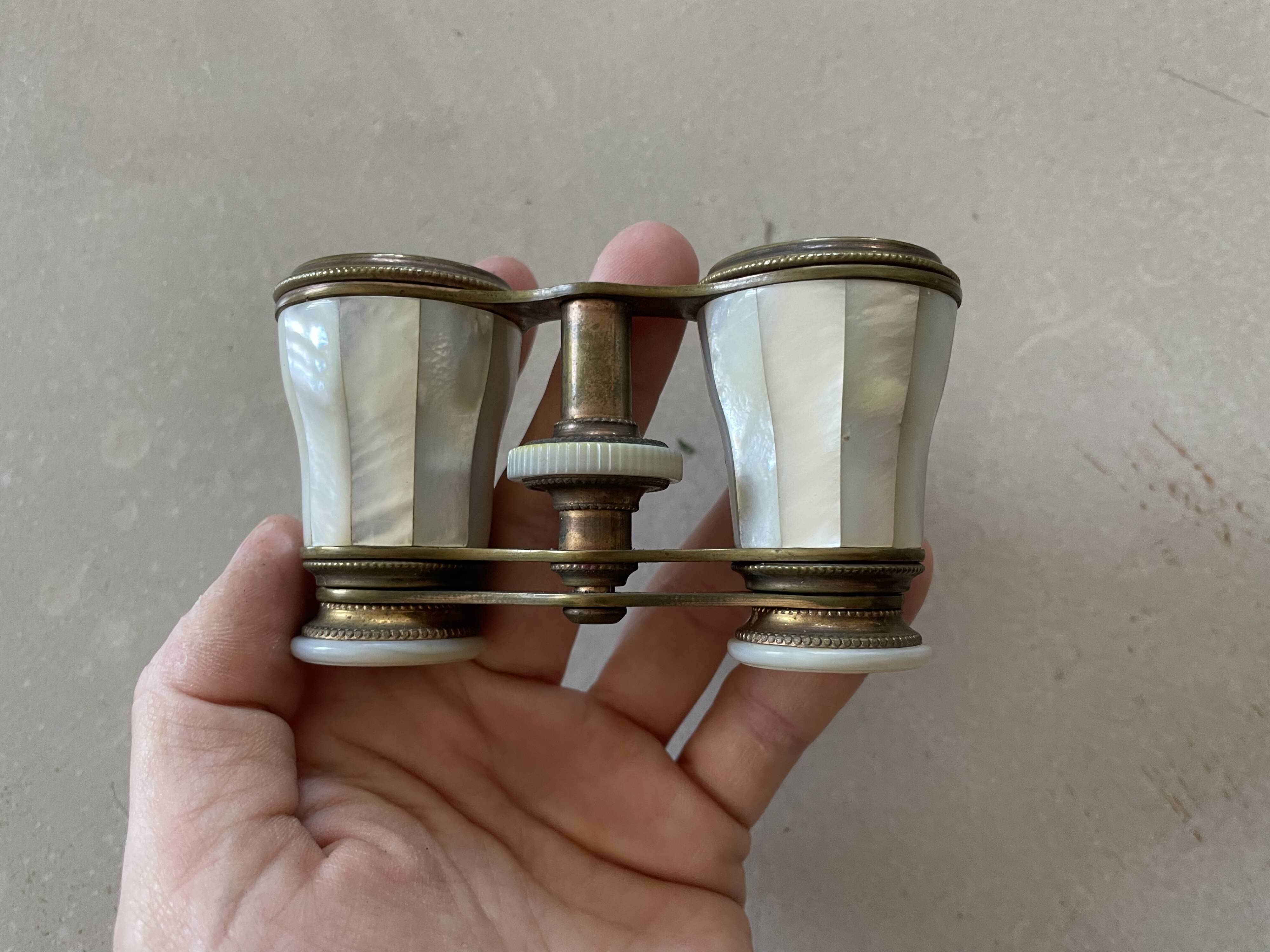 Mother-of-pearl opera binoculars