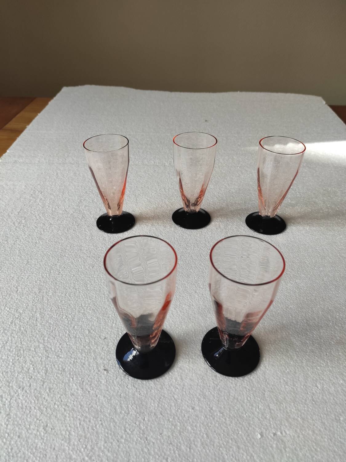 Set of 5 Art Deco flutes/liqueur glasses