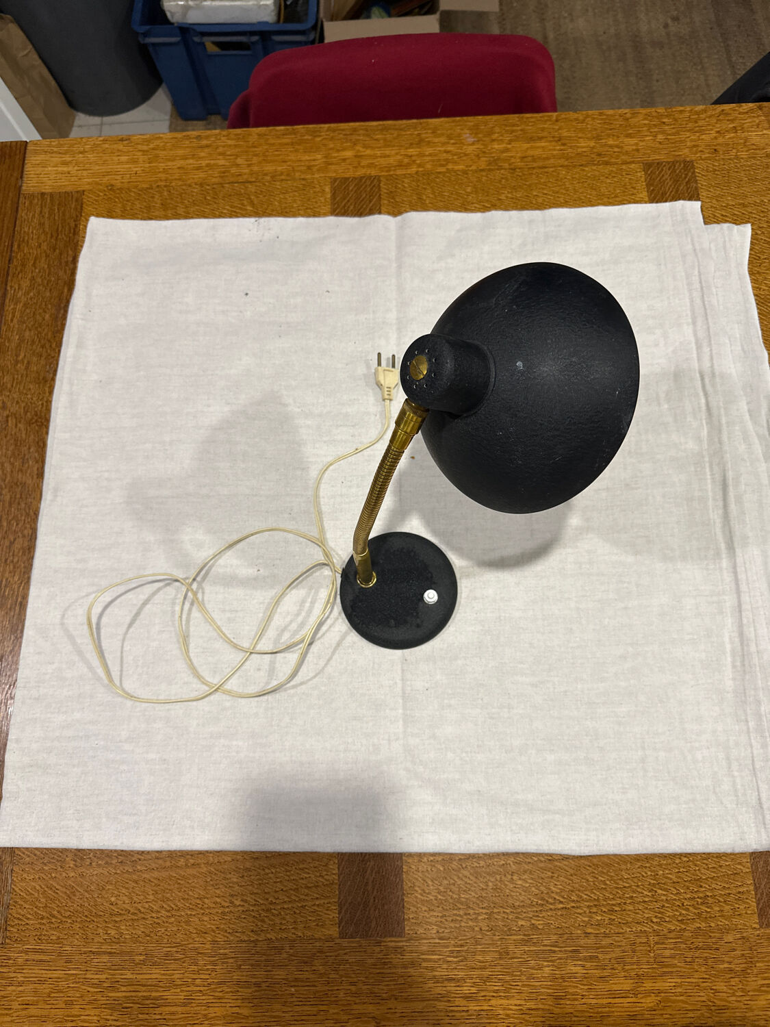 Black metal and brass desk lamp