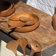 Couvert à salade ou grande cuillère en teck ovale fendue. L18 D8,5