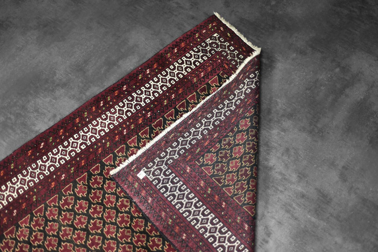 Handwoven Mir-Saruk oriental rug, Middle East 1960s