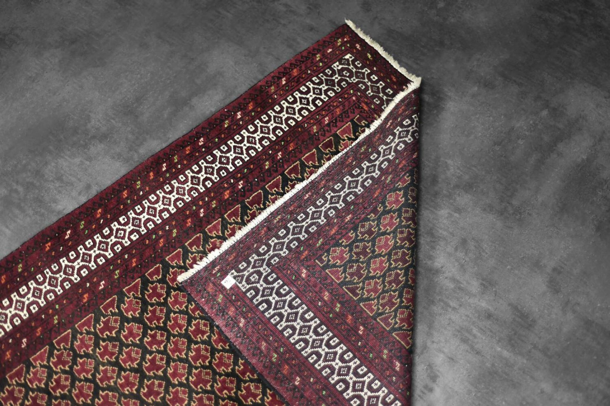 Tapis oriental Mir-Saruk tissé à la main, Moyen-Orient années 1960