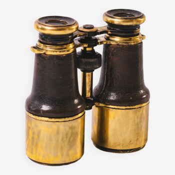 Pair of 1900 theater binoculars brass and restored leather