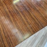 Extendable table in laminate