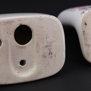 Porte serviettes en porcelaine de Paris, décor floral, années 60