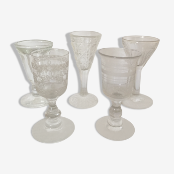 Lot de 5 verres à digestif anciens