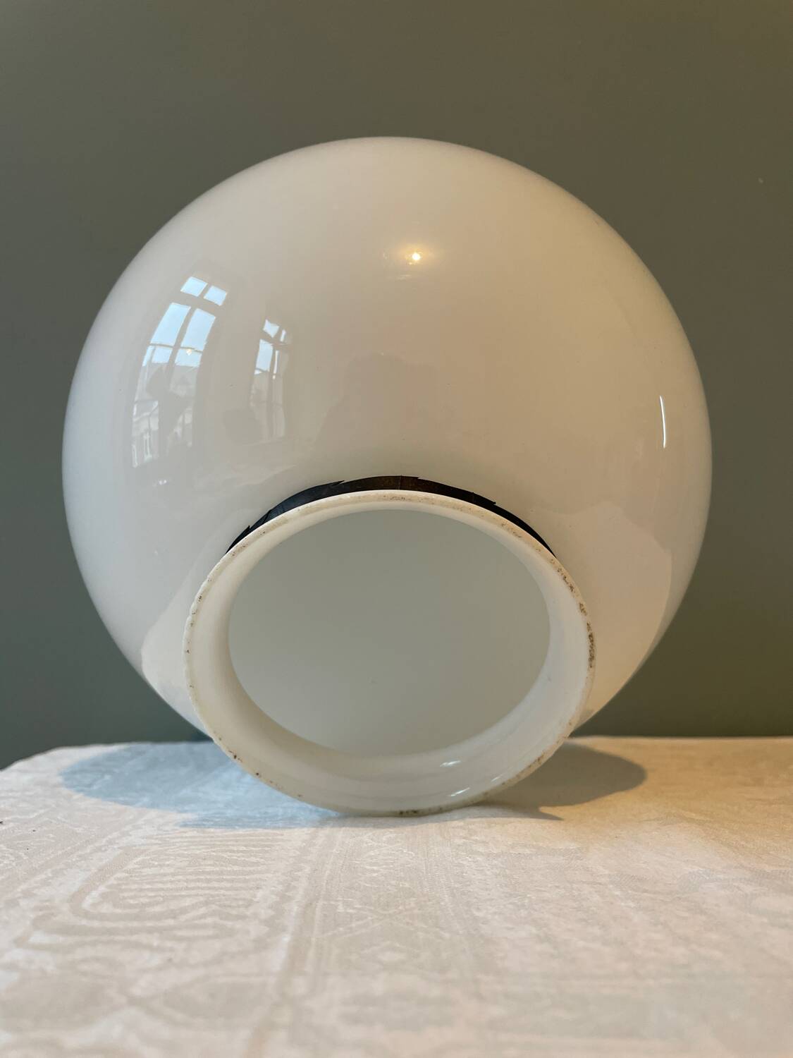 White opaline ball globe 23 cm