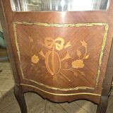 Louis XV style display case in curved glass and marquetry