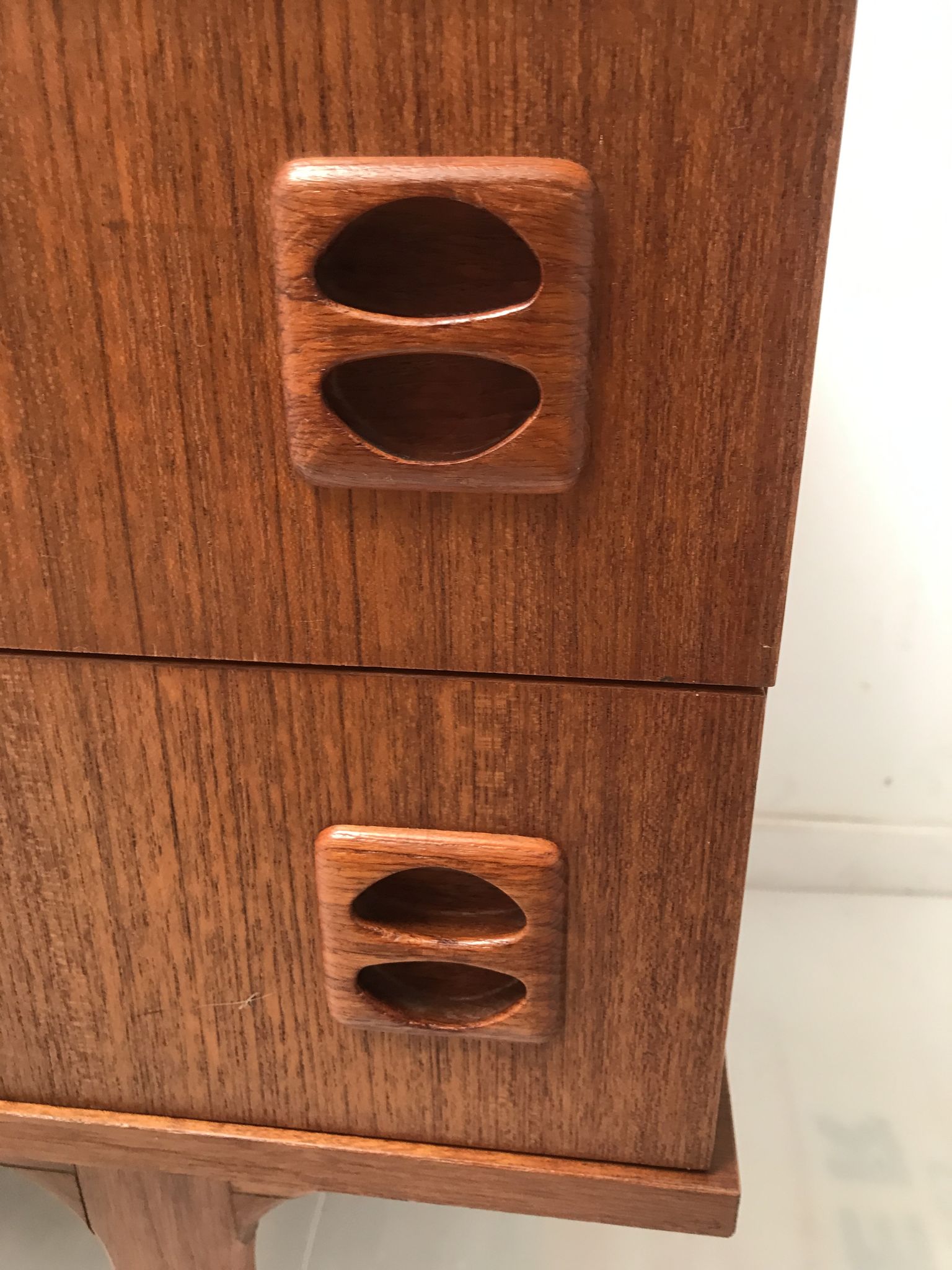 Scandinavian 60s row with spindle feet