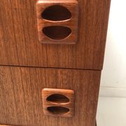 Scandinavian 60s row with spindle feet