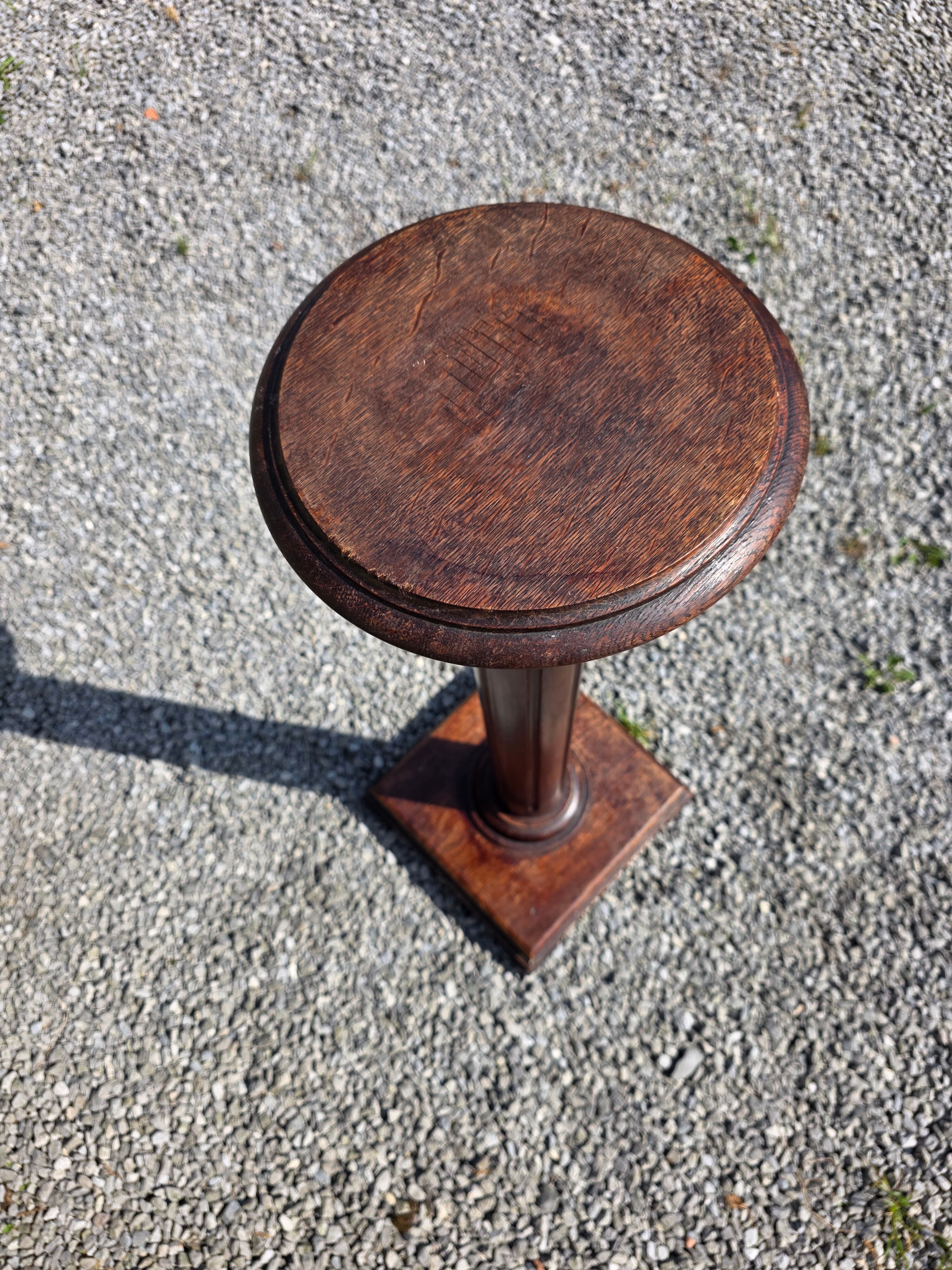 Solid oak column pedestal