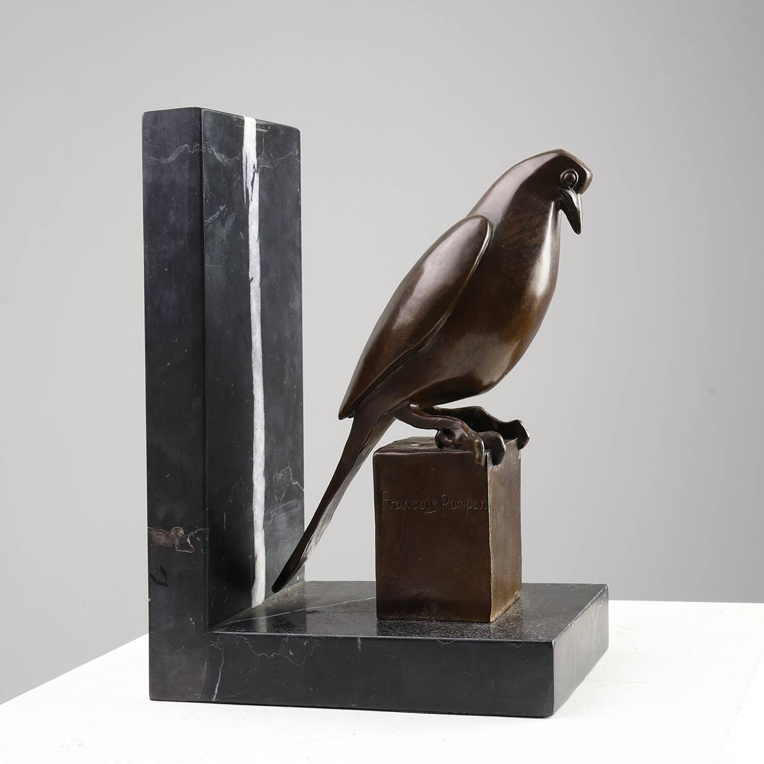 Faucon crécerelle en bronze par François Pompon, France vers 1930