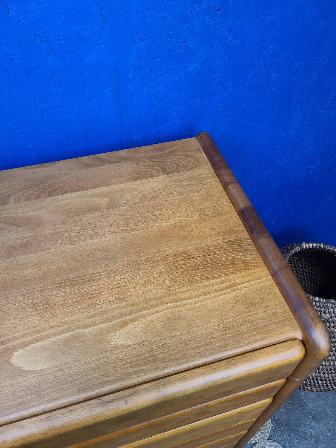 Commode vintage dans le goût de la maison regain