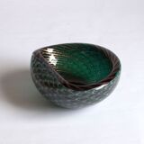 Vide poche bullicante et filigrana vert moucheté d’or, Murano 1950.