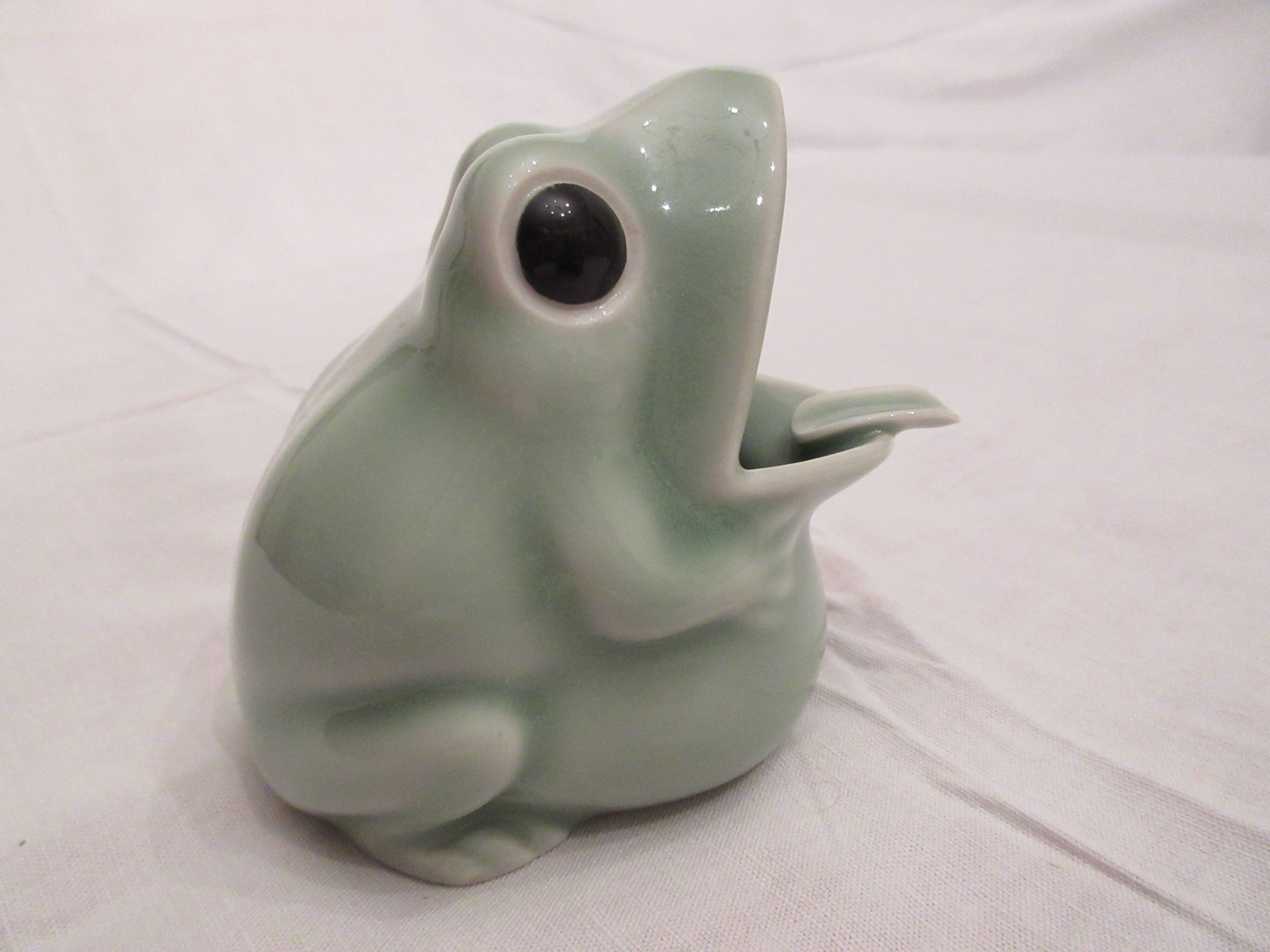 Frog ashtray