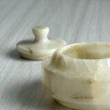 Small onyx jewelry box with lid