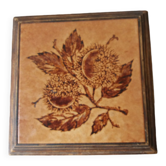 Ceramic trivet with chestnuts