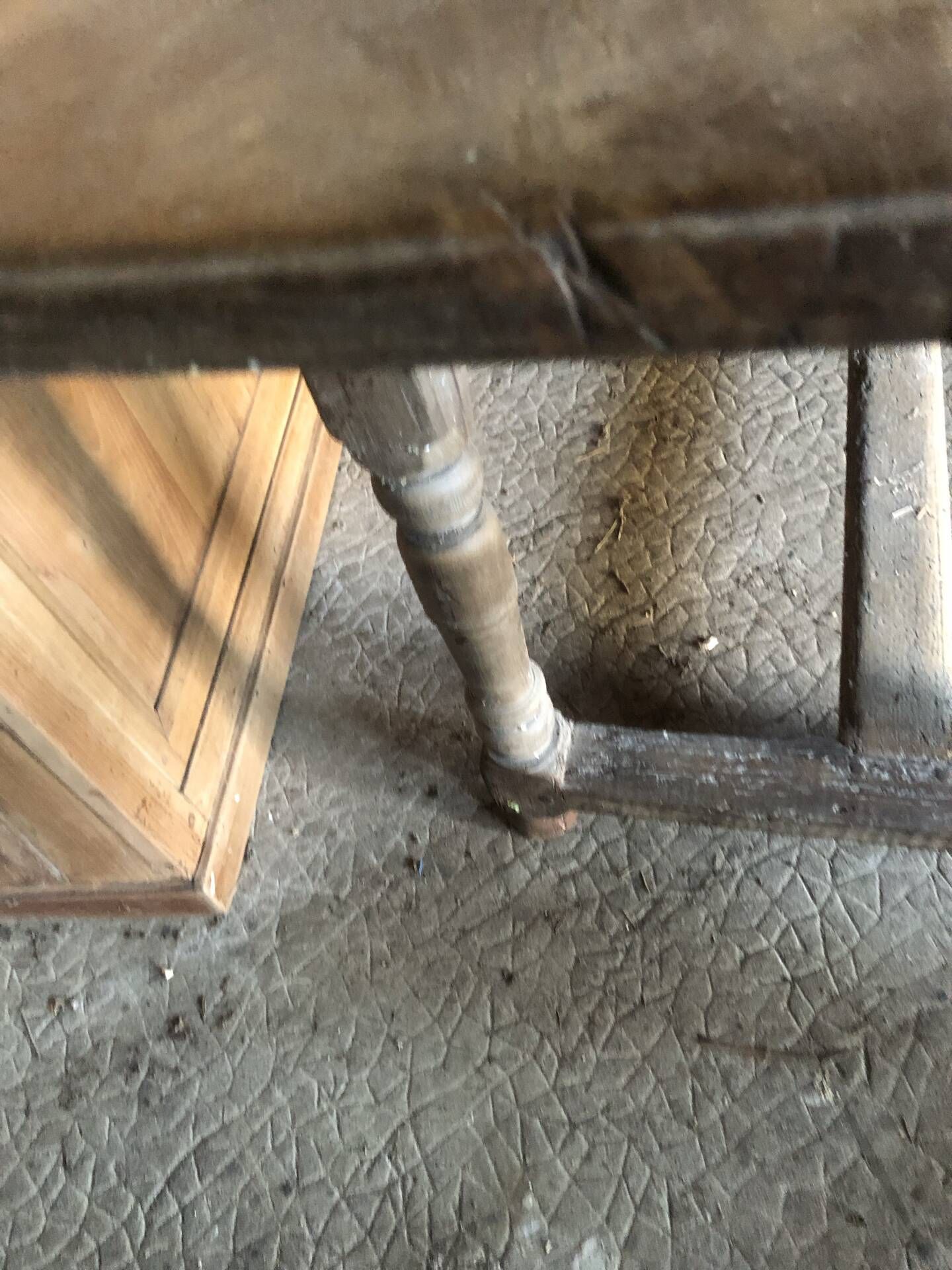 Farm table