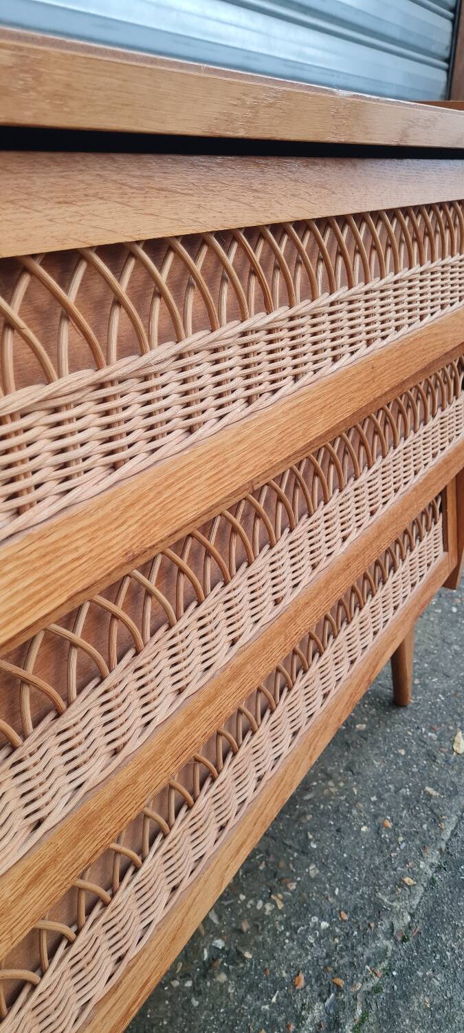 Vintage chest of drawers with compass and rattan foot