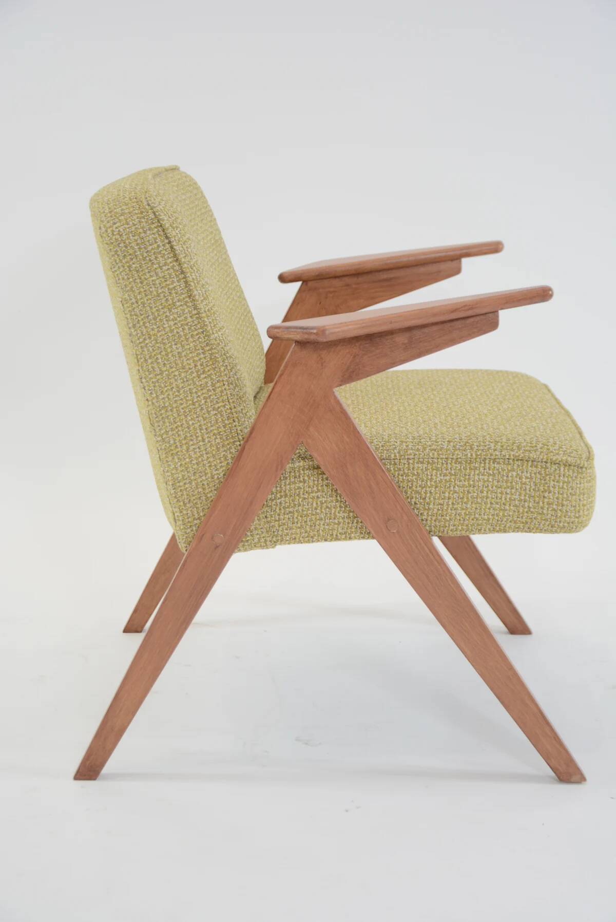 Mottled yellow Bunny chair