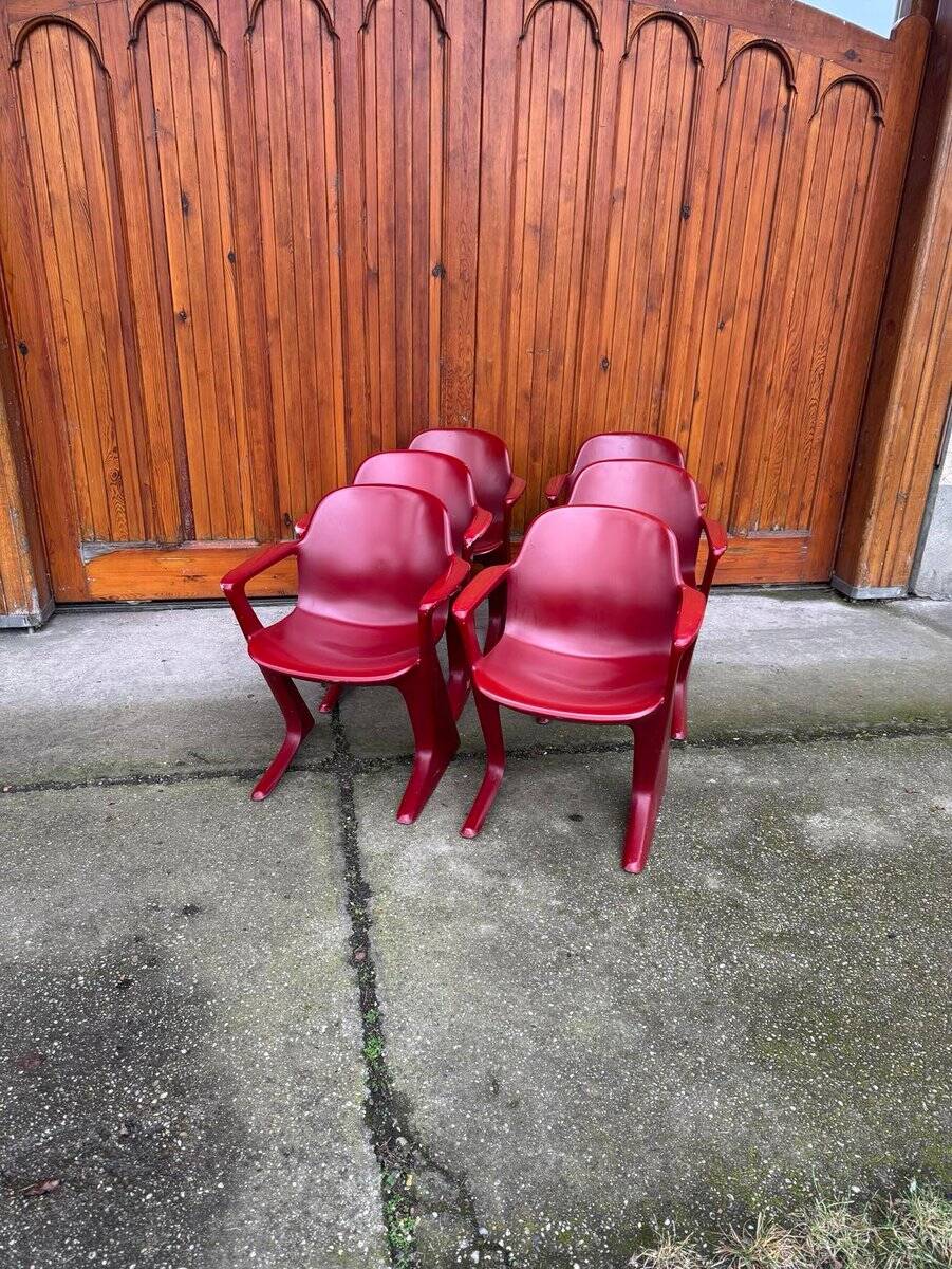 Set of 6 Bordeaux Kangourou chairs in plastic by Ernst Moeckl (1968) — sculptural design