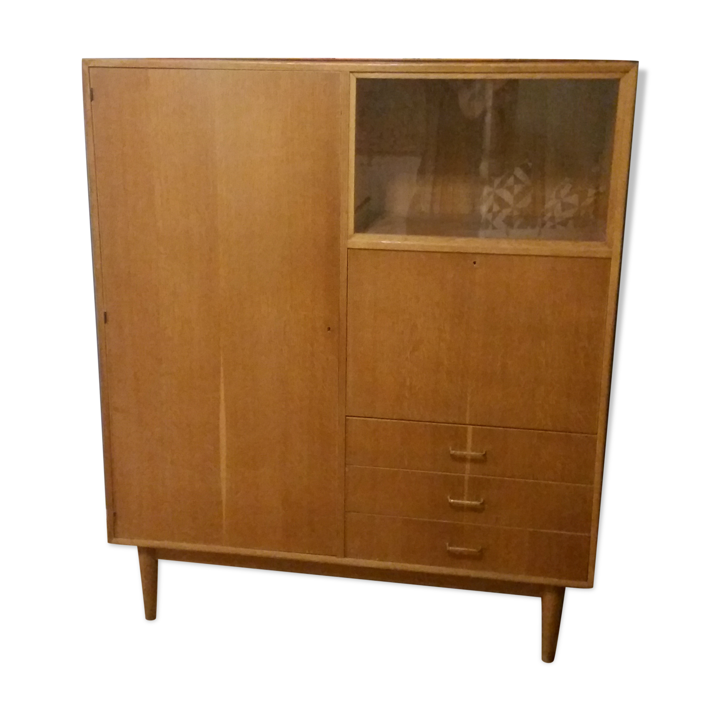 Secretary and Cabinet curio