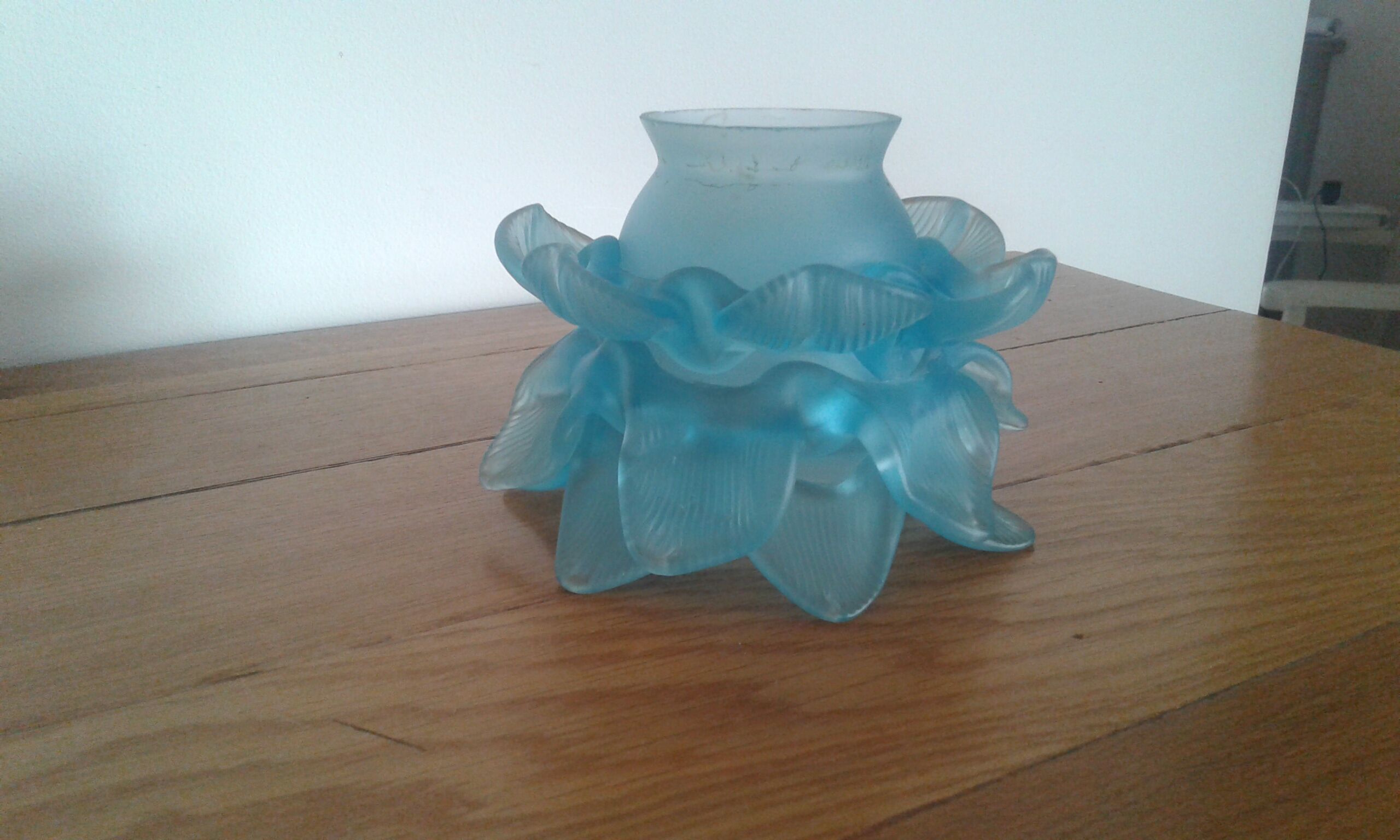 Abat jour verre bleu, forme  fleur