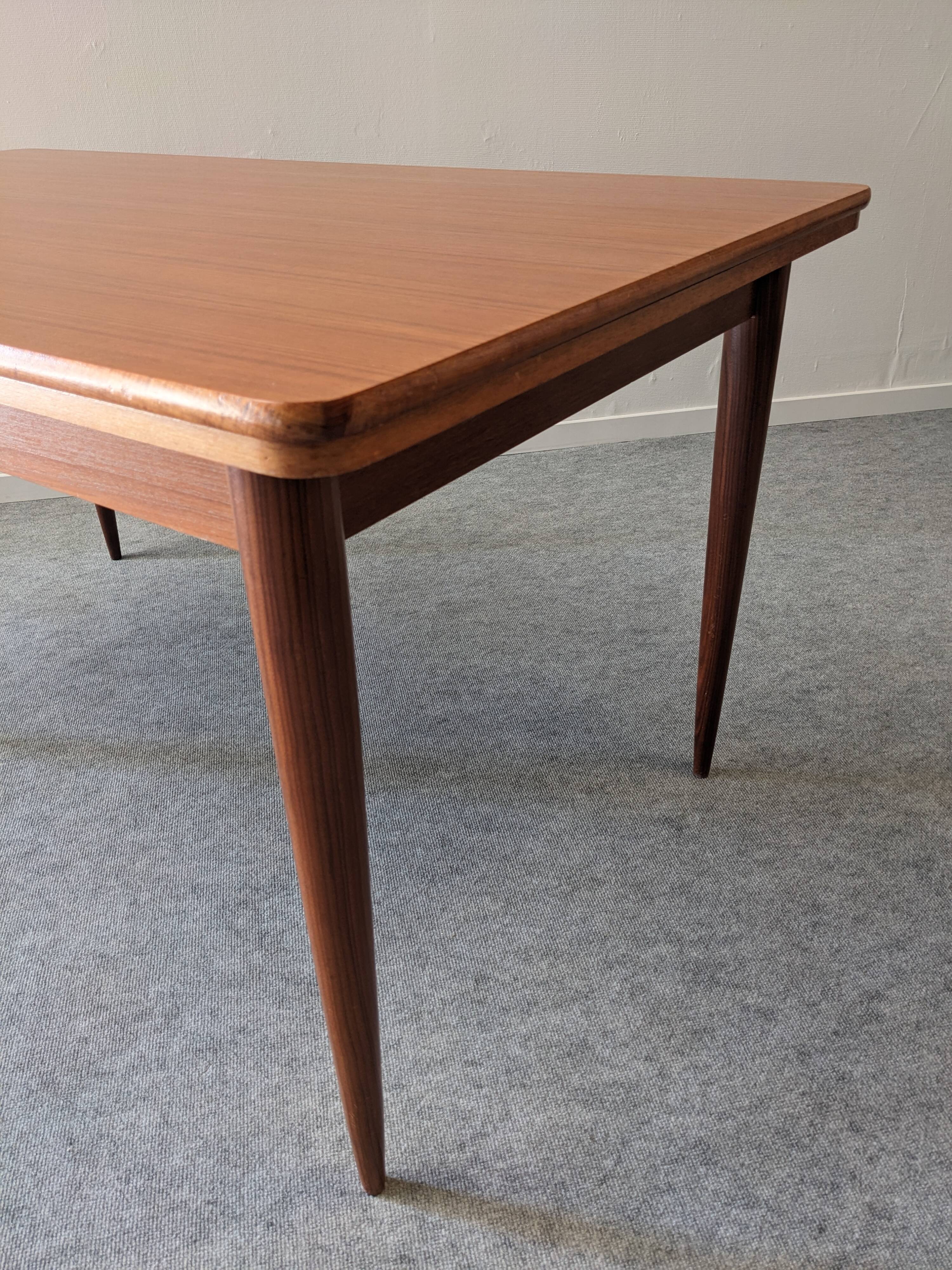 Scandinavian extendable teak dining table from the 50s/60s