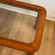 Table basse en bois et verre