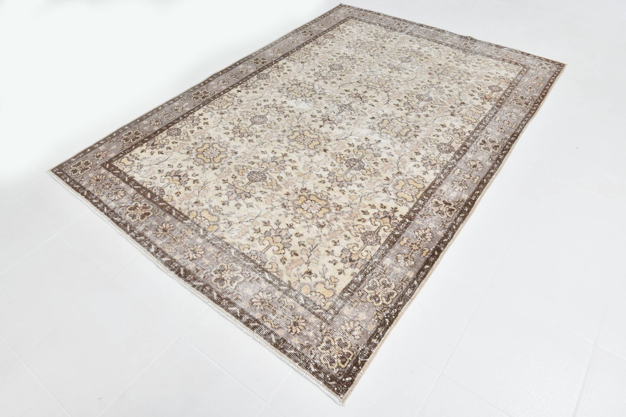 Vintage Brown & Beige Floral Bordered Rug, 184x268Cm