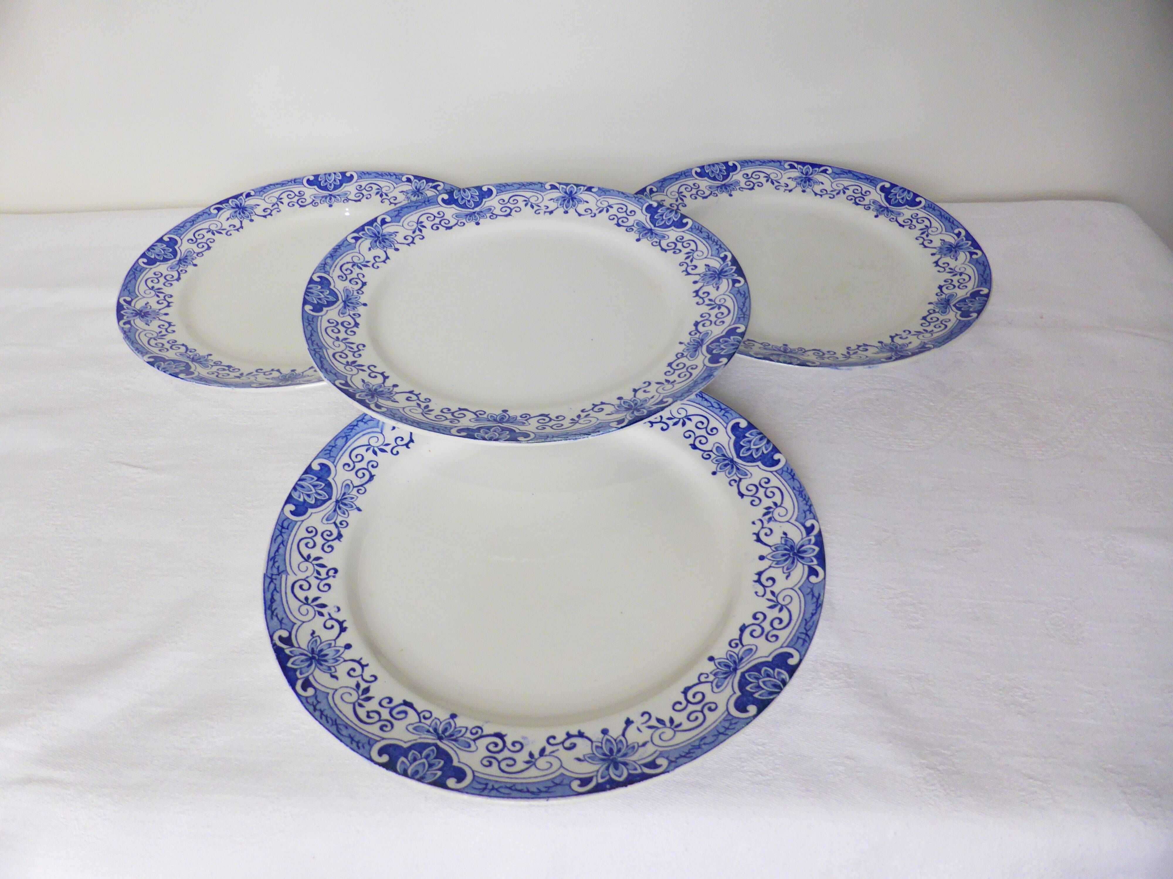 4 vintage dessert plates from the Boch Frères La Louvière model Dina 210357