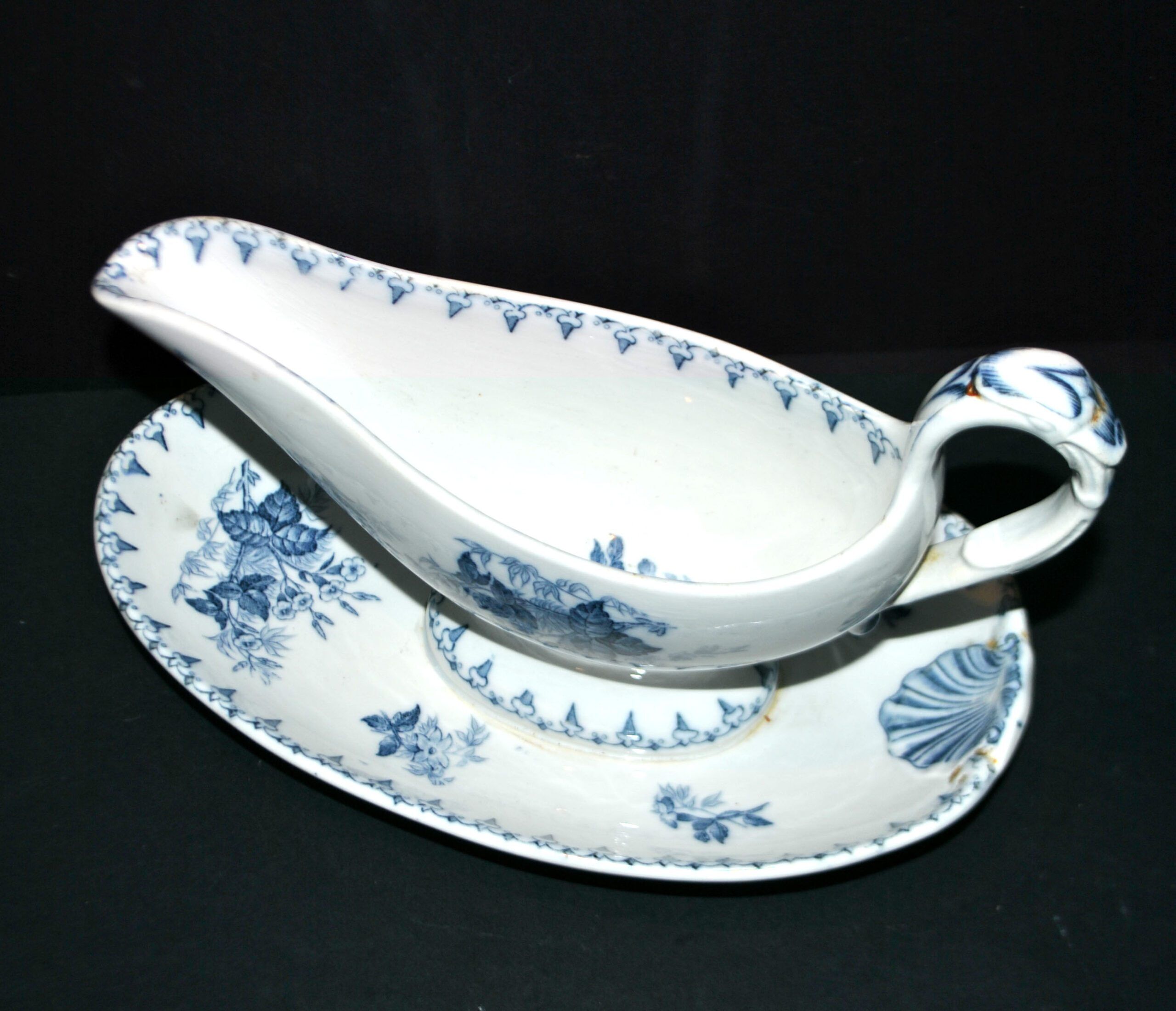 Sarreguemines U&C Flore sauce boat in earthenware with blue flowers