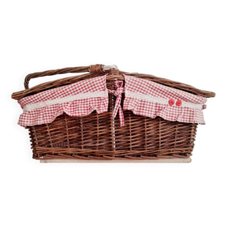 Old wicker picnic basket