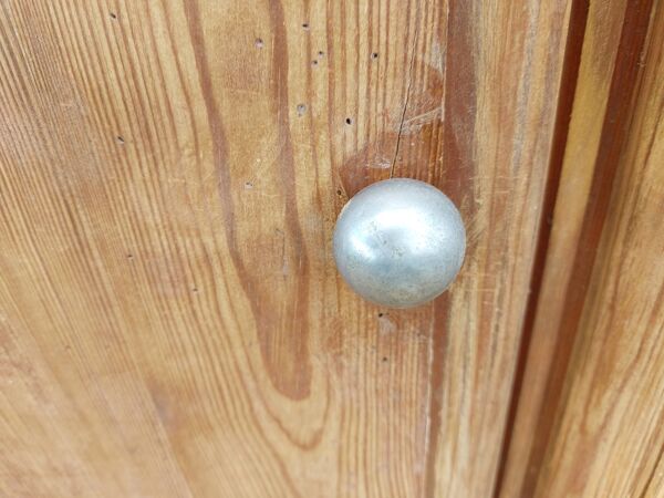 Buffet Mado vintage en bois brut et plateau en marbre