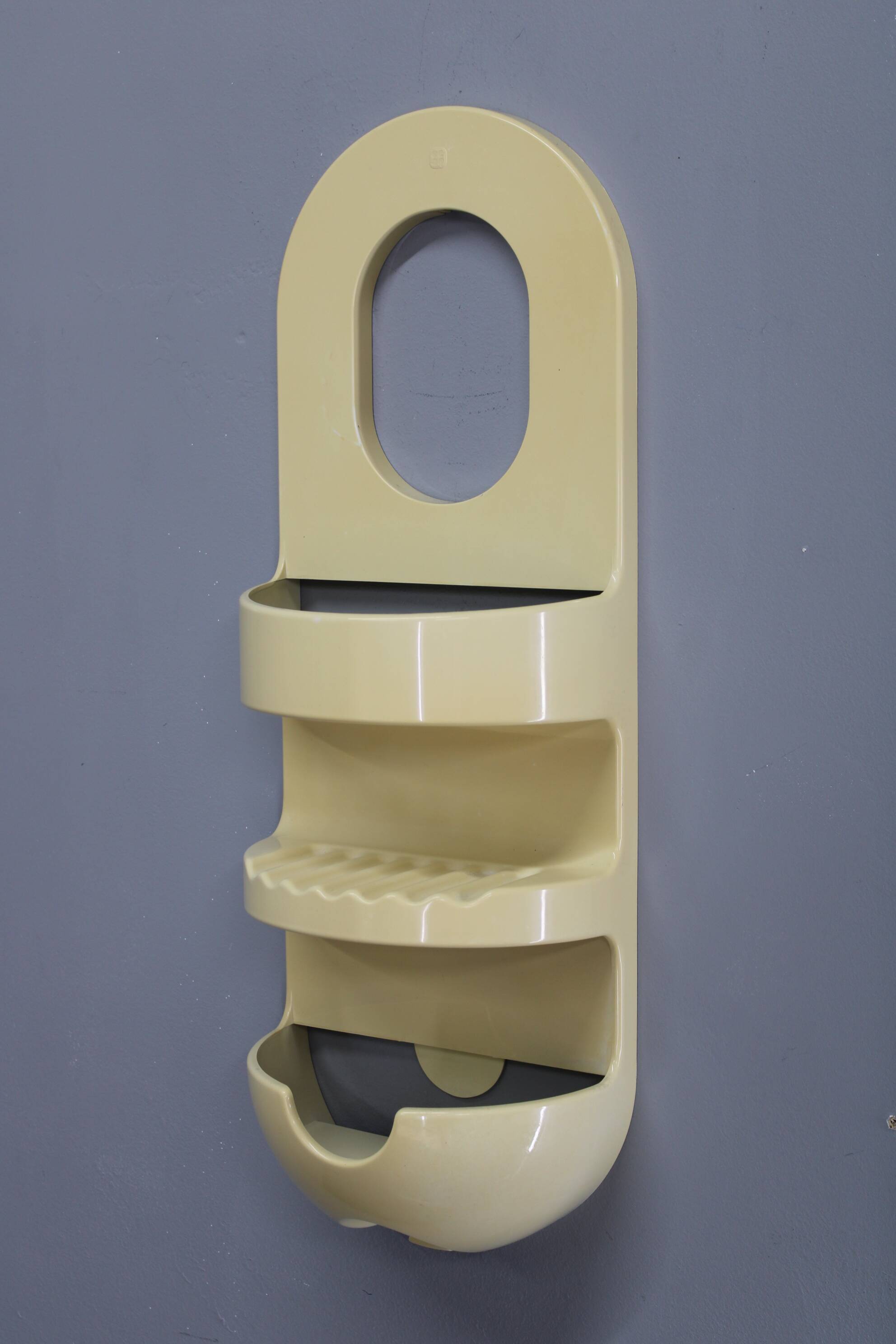 Mid-century Guzzini plastic bathroom shelf, Italy, 1970s