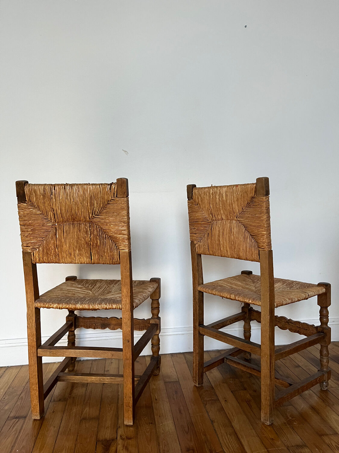 Paire de chaises paillées vintage